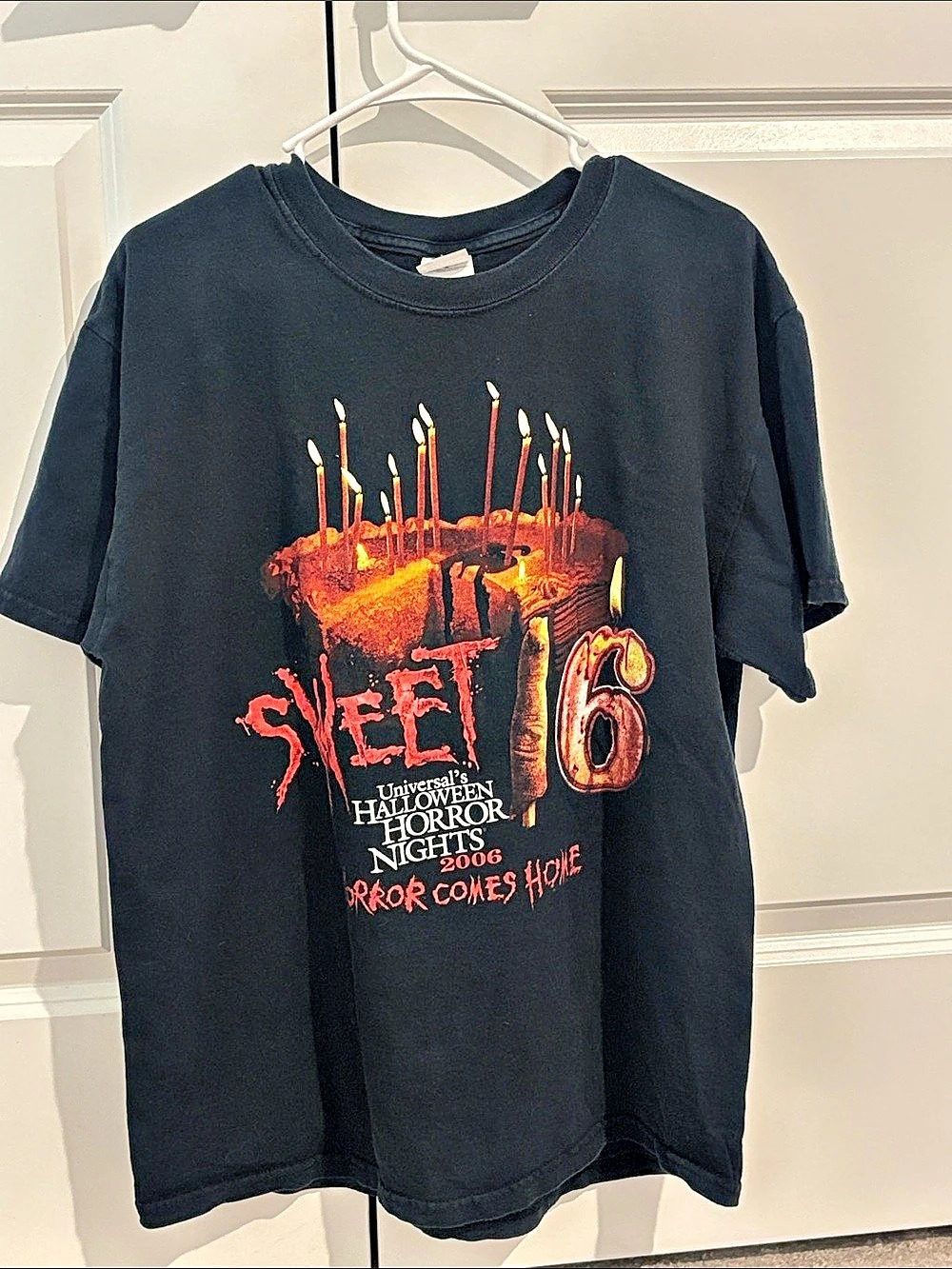 Vintage Universal's Halloween Horror Nights 2006 Sweet 16 T-shirt Graphic Tee